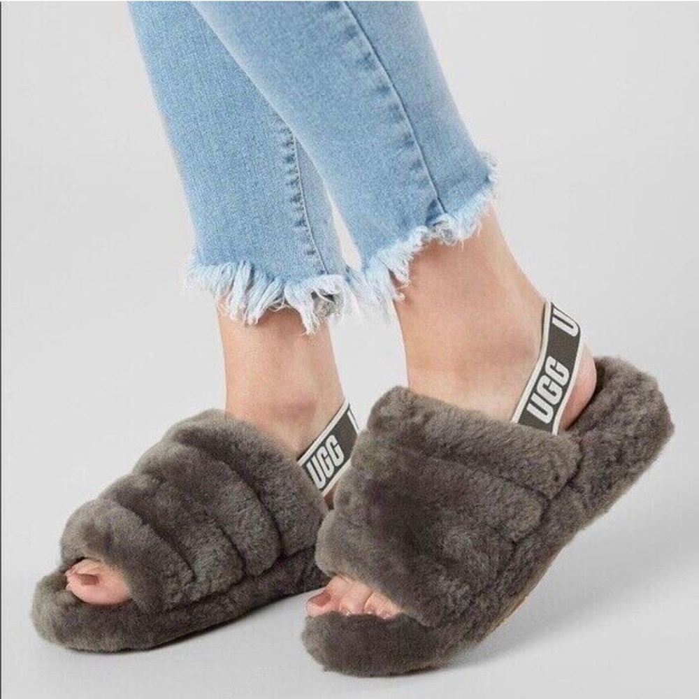 UGG Gray Fluffy Slippers‎